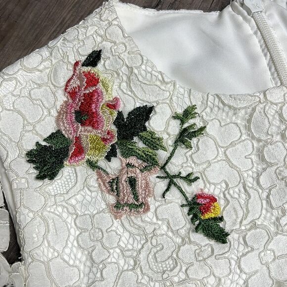 LITTLE Mistress London Floral Appliqué & Lace Cold Shoulder Midi Sheath Dress - Picture 2 of 10